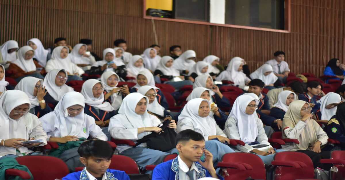 Najwa Aulia, Siswi SMA IT Baitul Quro: Senang Banget Datang Ke UIN, Ternyata UIN Sekeren Itu
