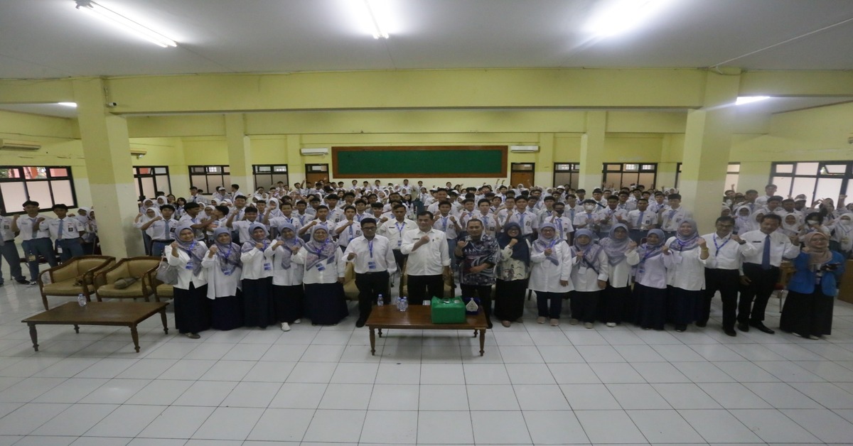 Siswa SMAN 10 Tangerang Selatan Kunjungi UIN Jakarta