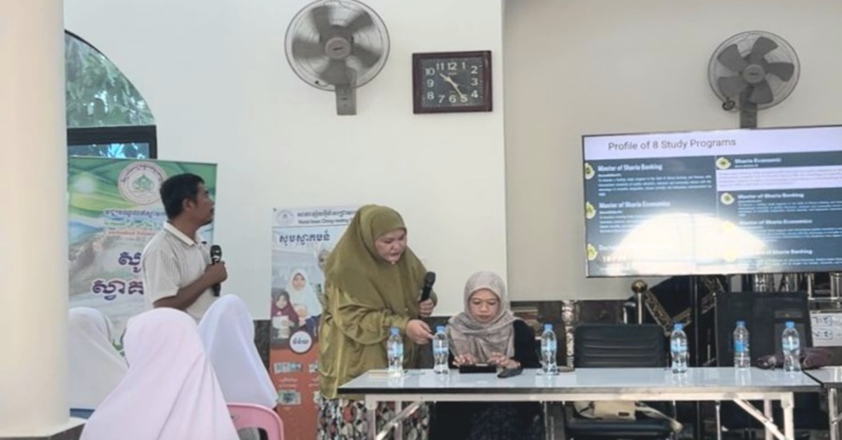 UIN Jakarta Sosialisasi Kampus dan Beasiswa Rektor di Beberapa Sekolah Islam Cambodia