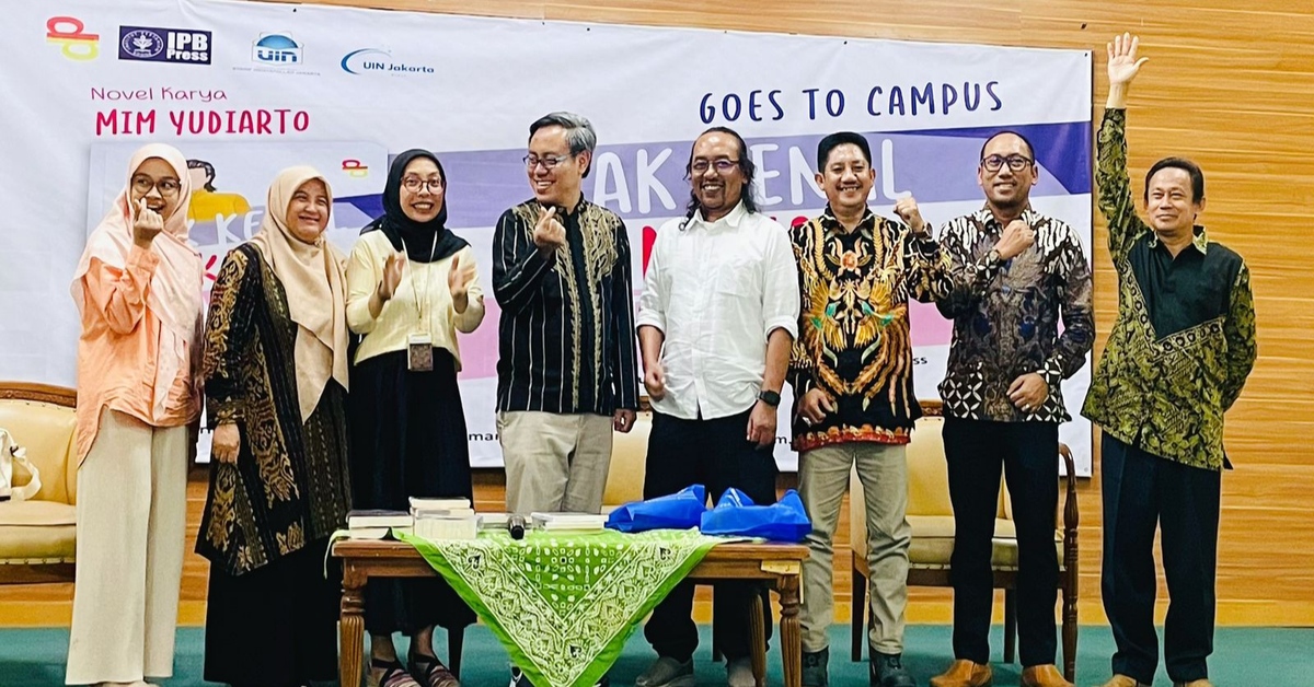 Bedah Buku Tak Kenal Maka Taaruf oleh Mim Yudiarto