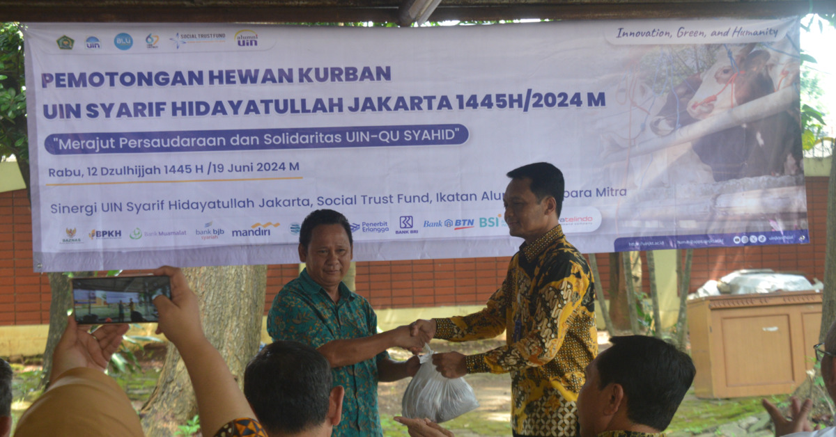 UIN Jakarta Distribusikan 996 Kantong Daging Kurban