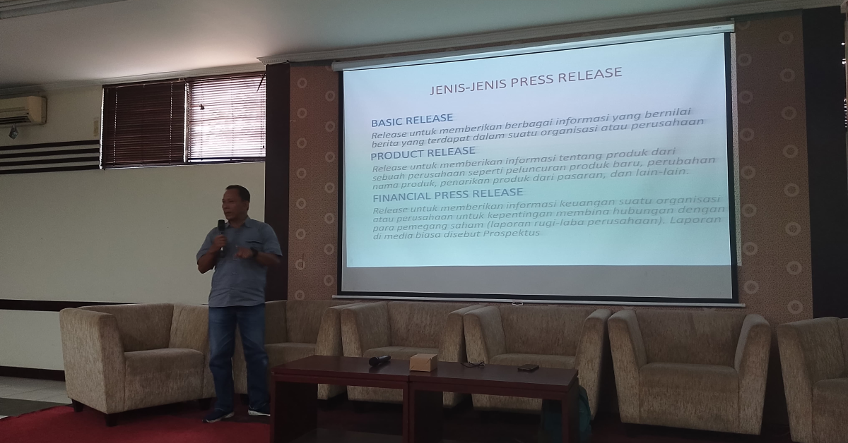 Pusat Informasi & Humas LP2M Gelar Pelatihan Penulisan Press Release